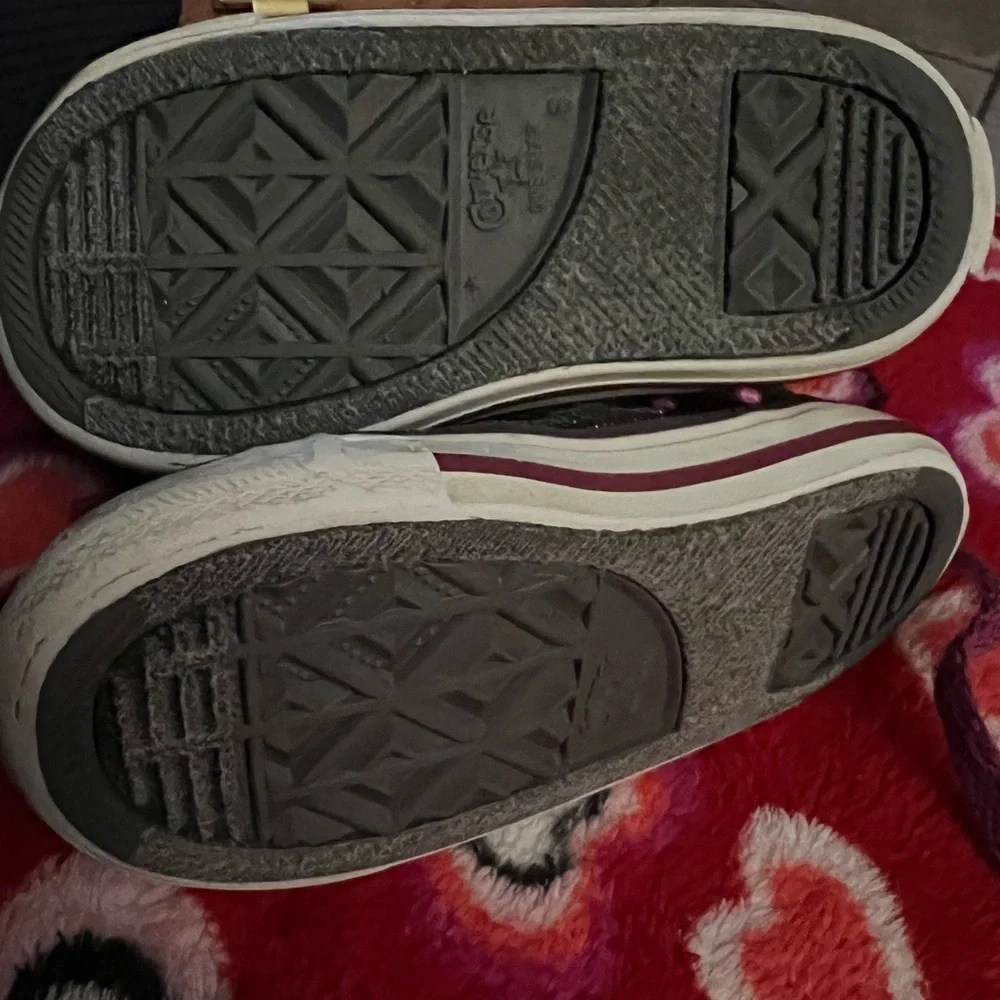 Converse size 6